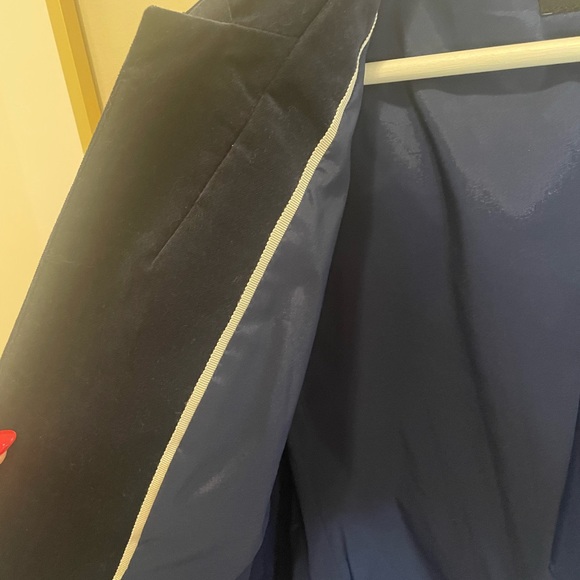 Banana Republic Navy Velvet textured blazer. Size 4. Like new! - Picture 6 of 6